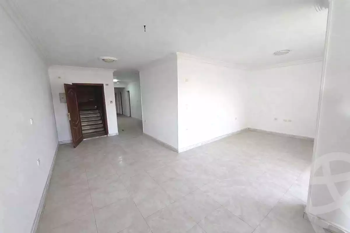 https://aqarmap.com.eg/ar/listing/6877056-for-rent-cairo-ain-shams-jsr-lswys