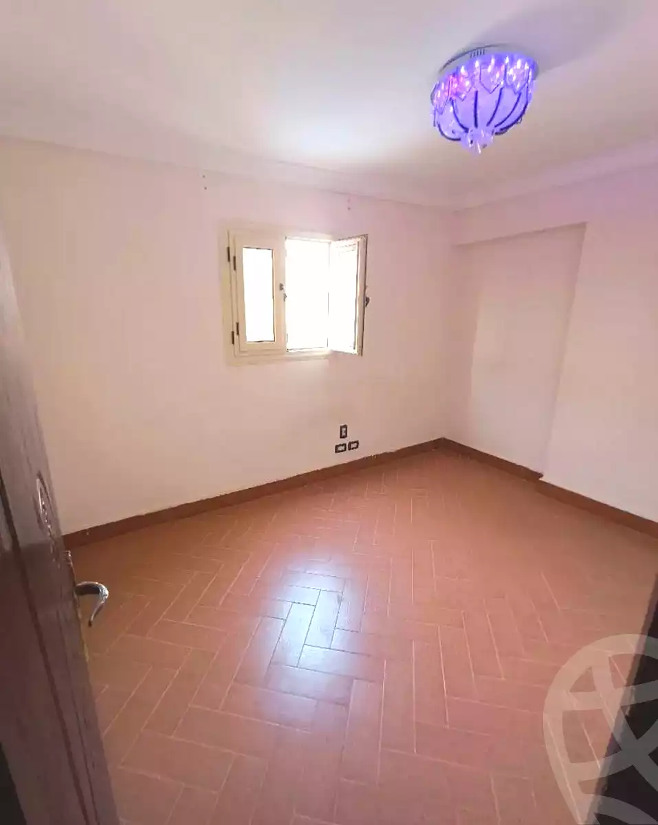 https://aqarmap.com.eg/ar/listing/6877426-for-sale-alexandria-sydy-bshr-sydy-bshr-bhry-shr-mhmwd-l-yswy