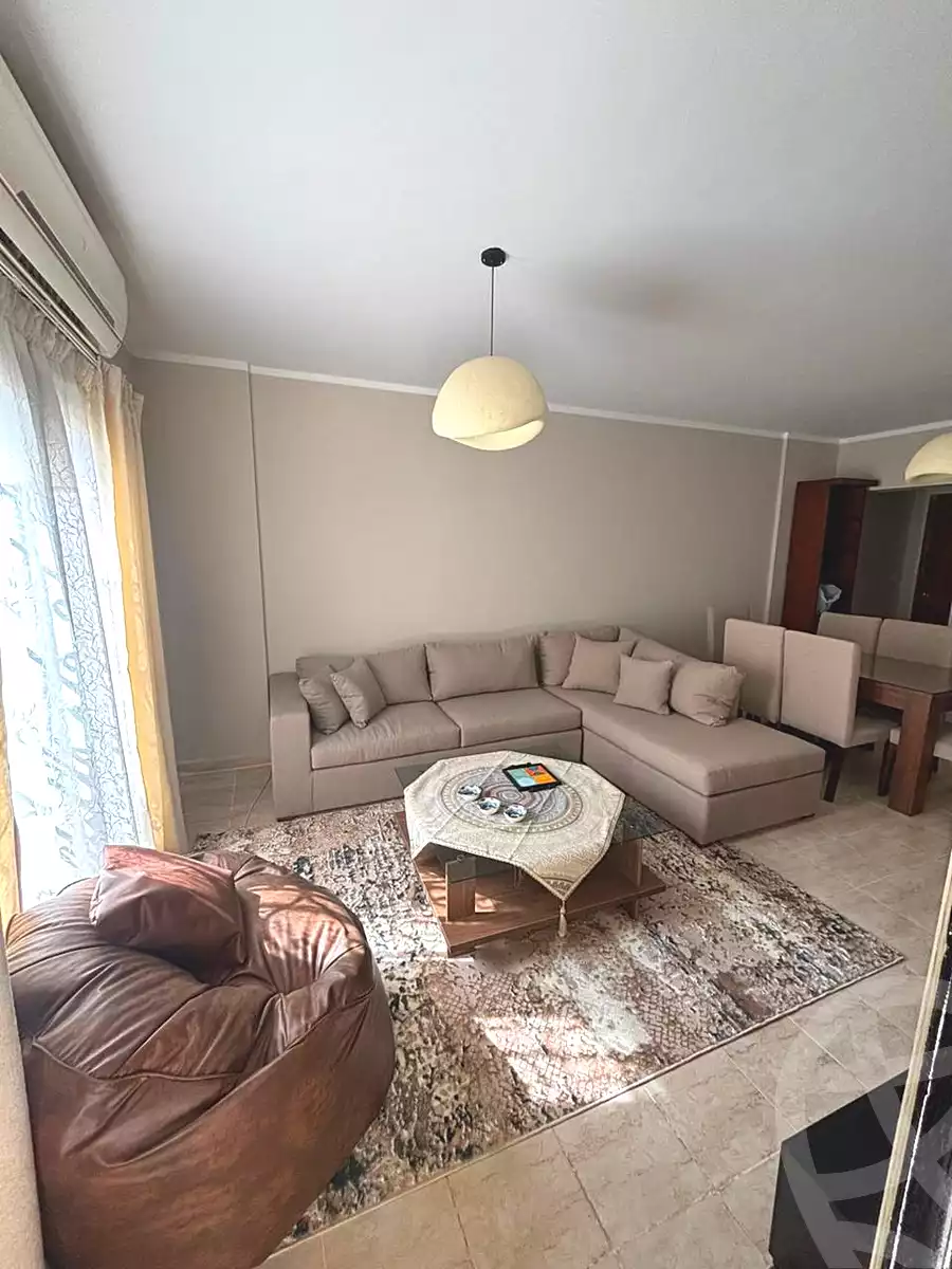 https://aqarmap.com.eg/en/listing/6877791-for-rent-cairo-new-cairo-lrhb-city-phase-8