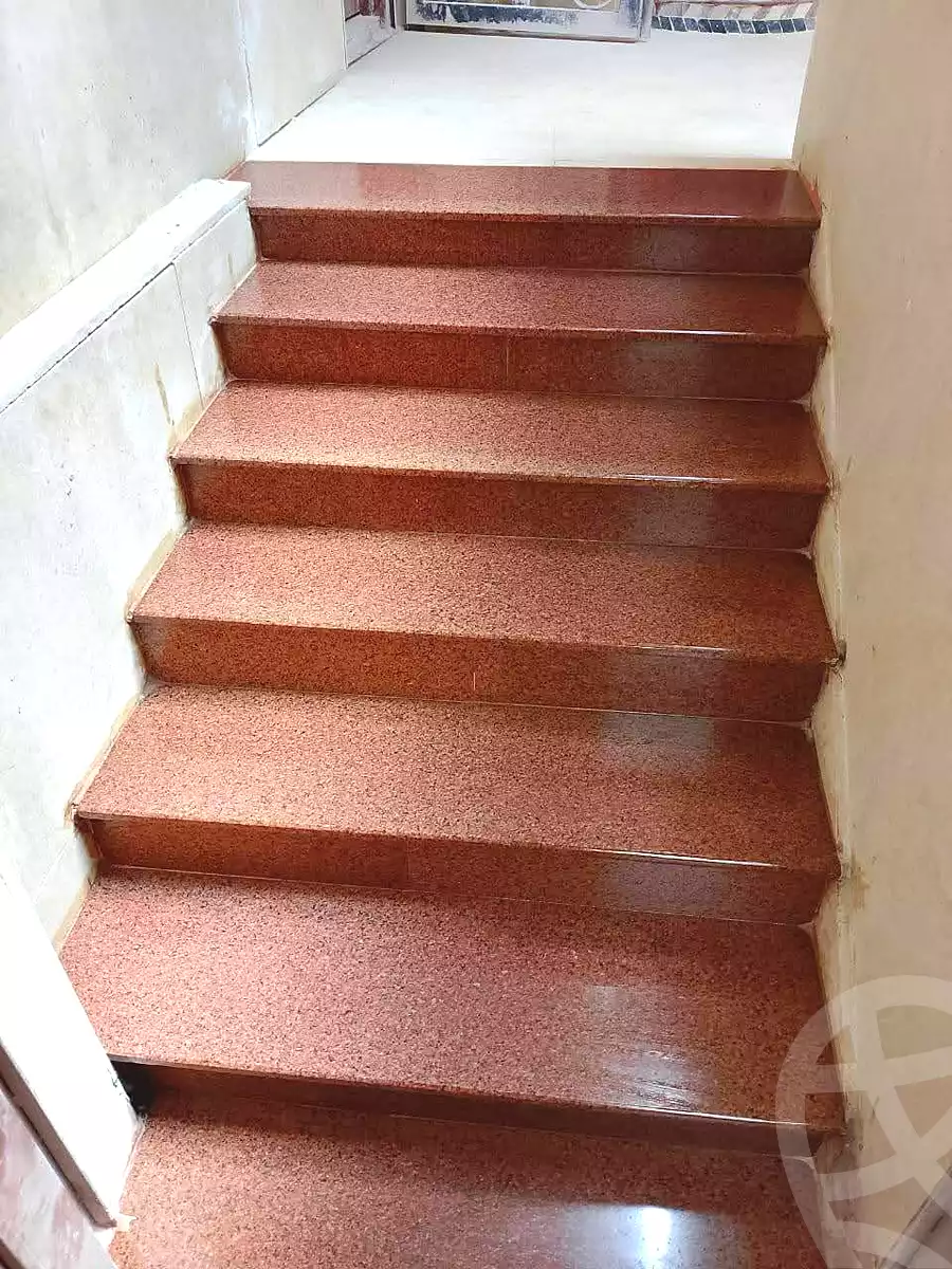 https://aqarmap.com.eg/ar/listing/6877937-for-sale-cairo-el-sheikh-zayed-city-el-hay-el-hady-ashaer-area-1-street-10