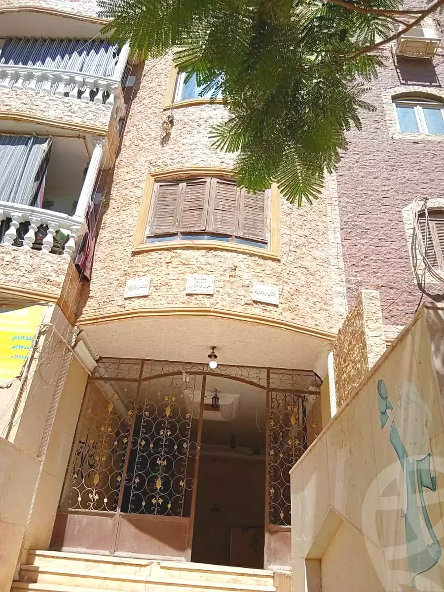 https://aqarmap.com.eg/ar/listing/6877937-for-sale-cairo-el-sheikh-zayed-city-el-hay-el-hady-ashaer-area-1-street-10