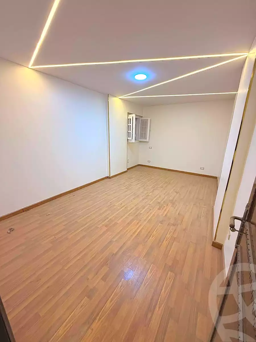 https://aqarmap.com.eg/ar/listing/6880864-for-sale-alexandria-sydy-bshr-sydy-bshr-bhry
