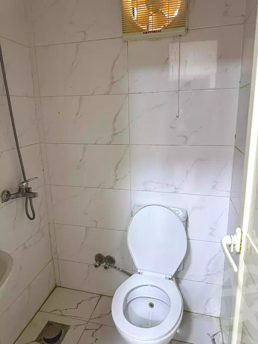 https://aqarmap.com.eg/ar/listing/6881786-for-rent-cairo-6th-of-october-el-ahyaa-neighborhood-1st-eighth-neighborhood