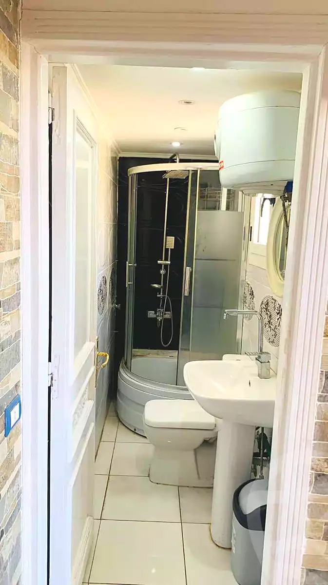 https://aqarmap.com.eg/en/listing/6885814-for-rent-alexandria-el-chatby