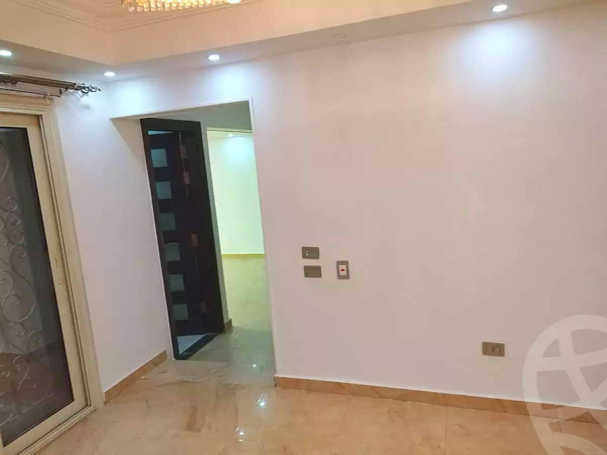 https://aqarmap.com.eg/en/listing/6886683-for-rent-cairo-6th-of-october-compounds-pyramids-walk