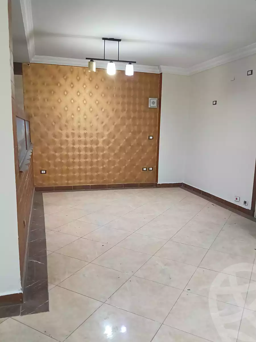 https://aqarmap.com.eg/ar/listing/6886940-for-rent-cairo-ain-shams-jsr-lswys