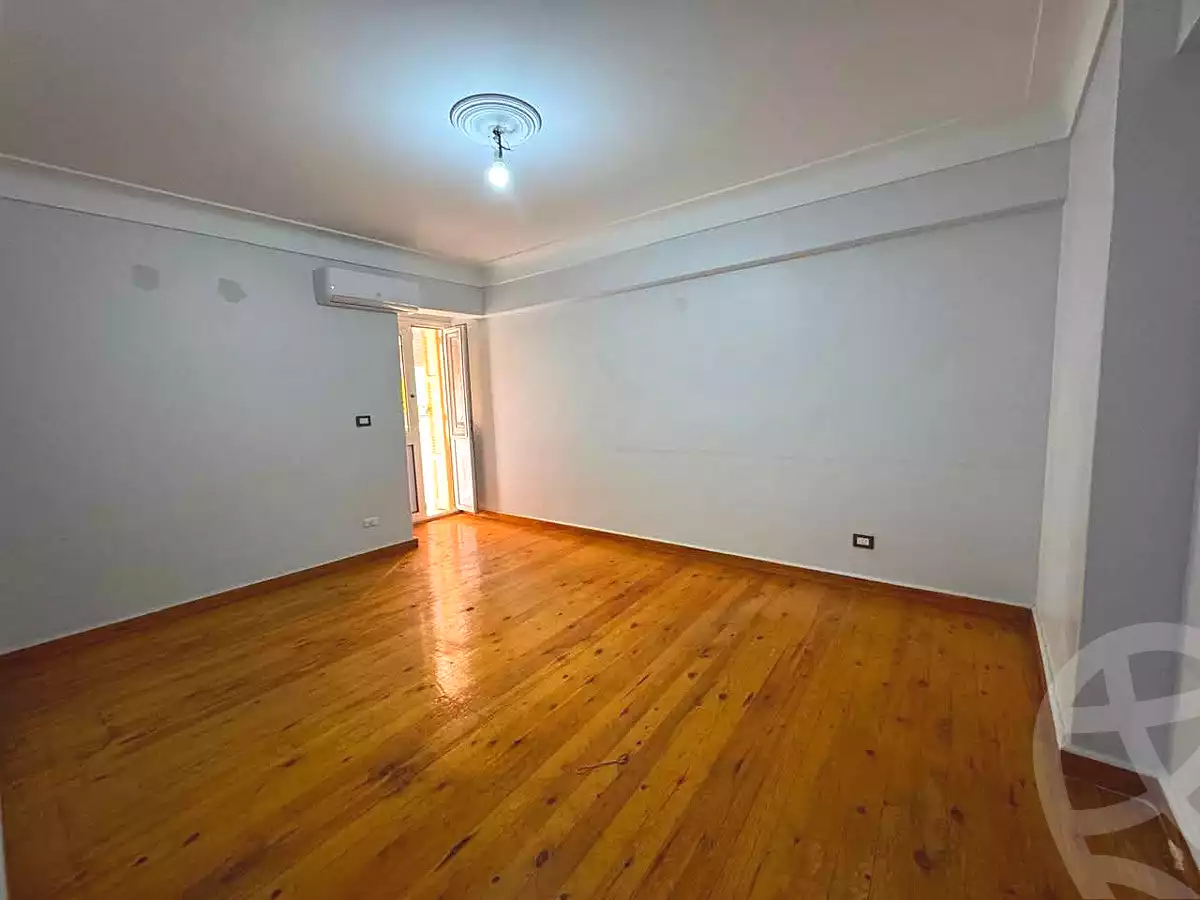 https://aqarmap.com.eg/ar/listing/6887566-for-sale-alexandria-ganaklis