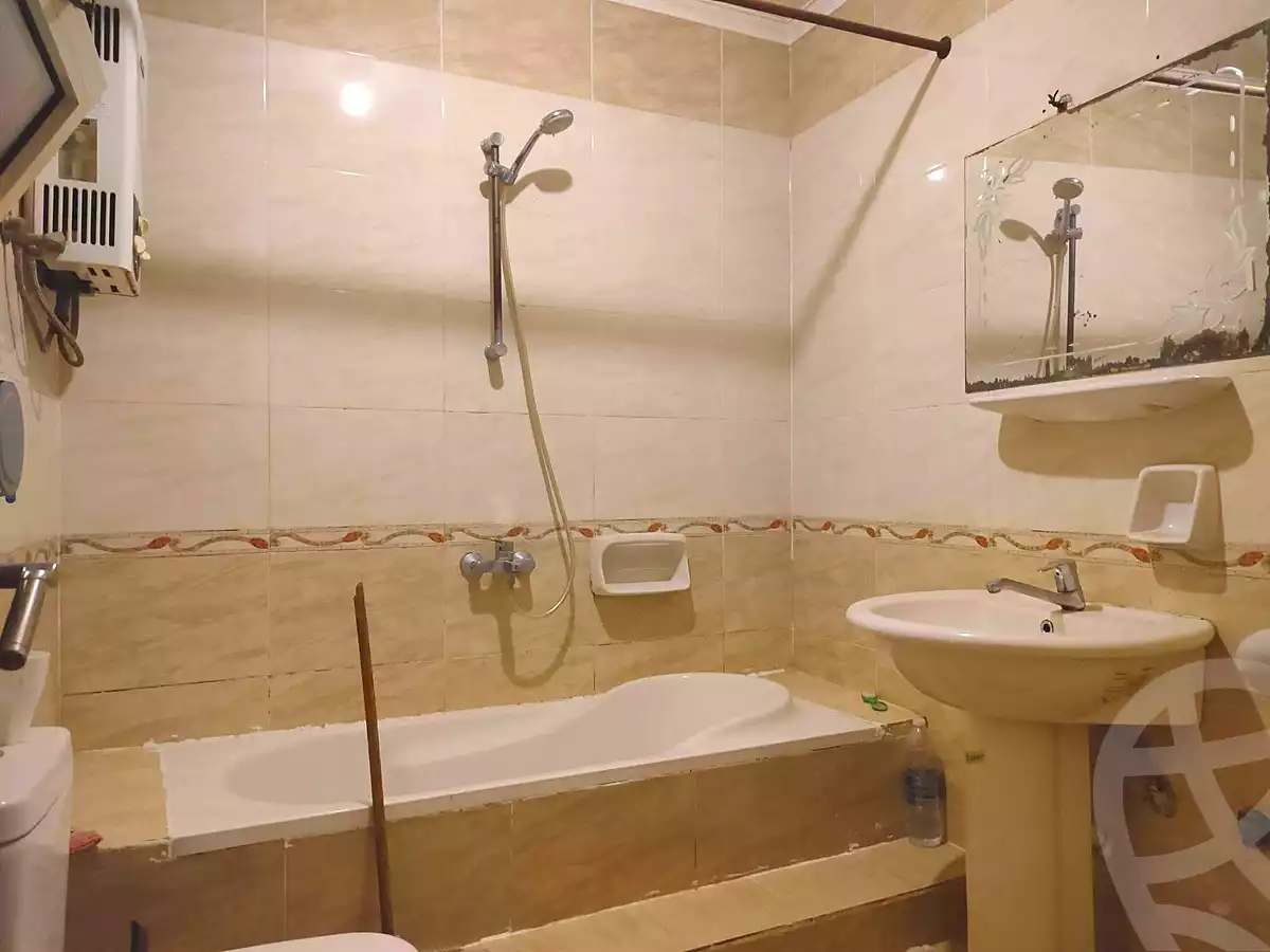 https://aqarmap.com.eg/ar/listing/6888505-for-sale-cairo-ain-shams-ain-shams-el-sharkia-el-eshrein-stt