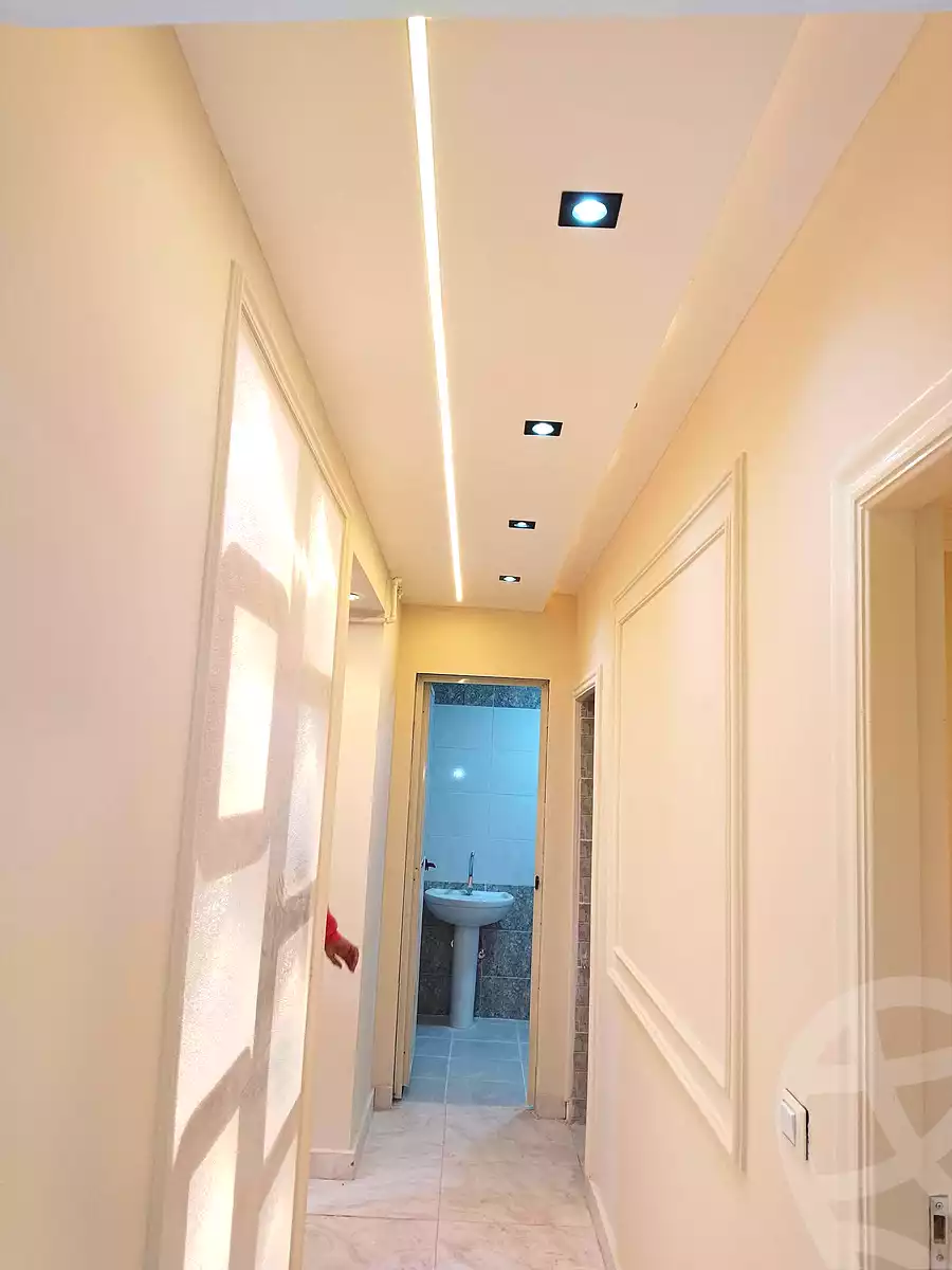 https://aqarmap.com.eg/ar/listing/6888843-for-sale-alexandria-al-agamy-bw-ywsf-hosni-mubarak-st