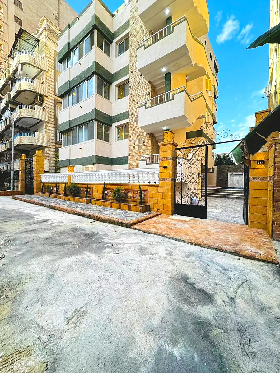 https://aqarmap.com.eg/ar/listing/6891975-for-sale-alexandria-al-agamy-shataa-el-nakheel