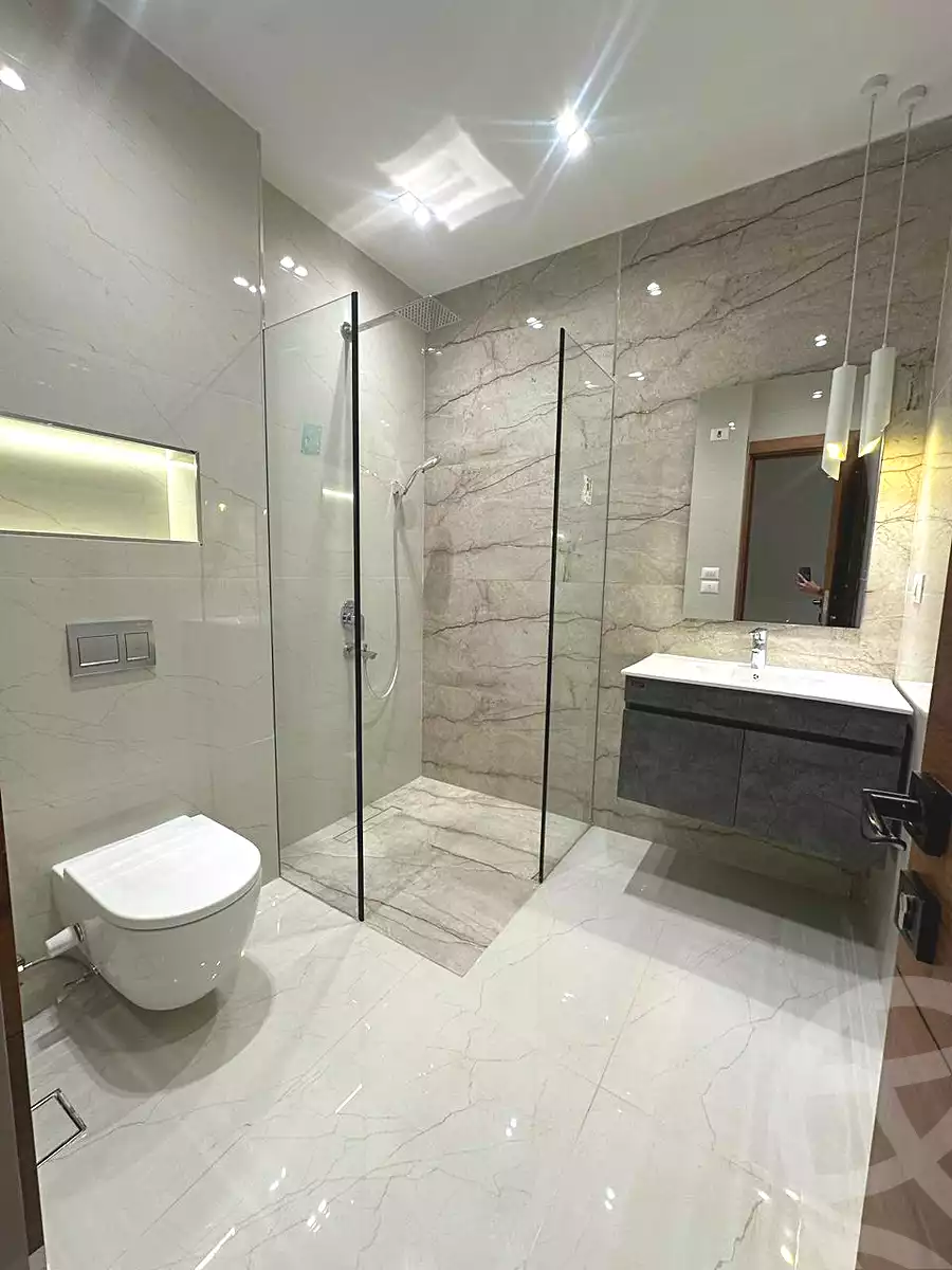 https://aqarmap.com.eg/ar/listing/6895705-for-rent-cairo-new-cairo-compounds-villette-kmbwnd-sky-kwndwz-swdyk-villette