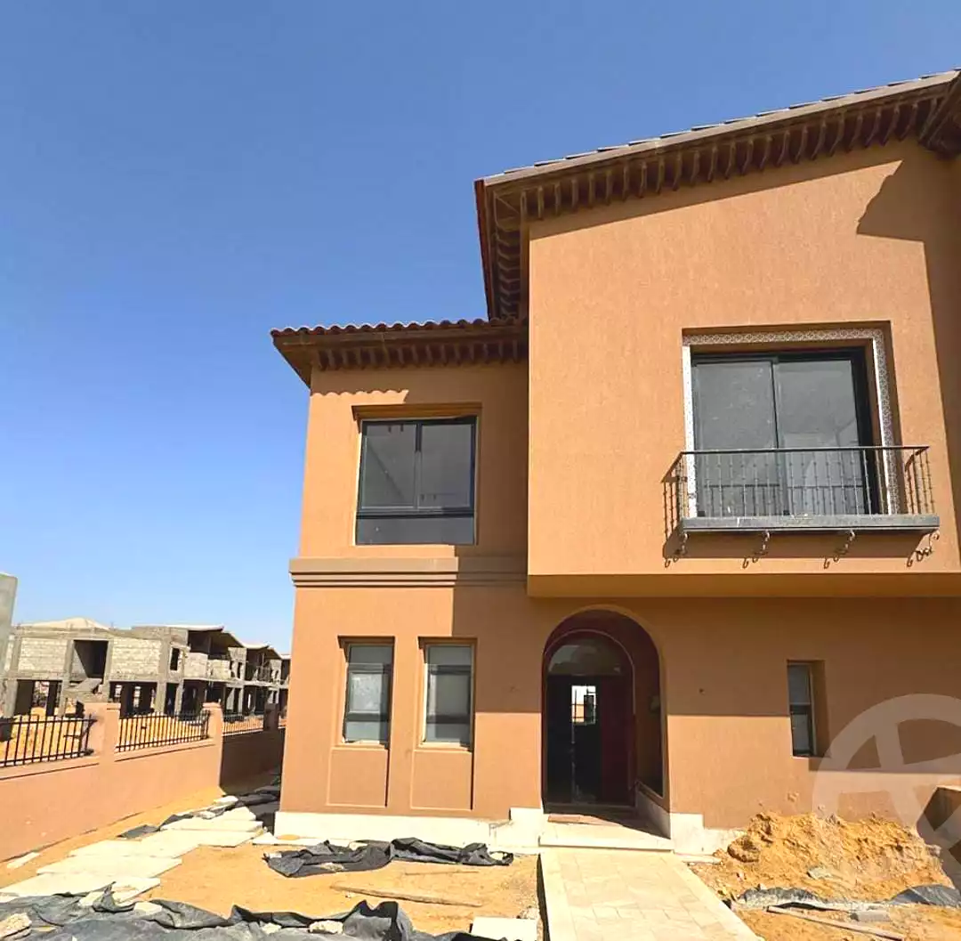 https://aqarmap.com.eg/en/listing/6896135-for-sale-cairo-el-sheikh-zayed-city-compounds-kmbwnd-fyldj-wyst-dr-llttwyr