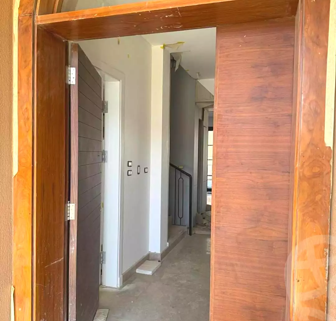 https://aqarmap.com.eg/en/listing/6896135-for-sale-cairo-el-sheikh-zayed-city-compounds-kmbwnd-fyldj-wyst-dr-llttwyr