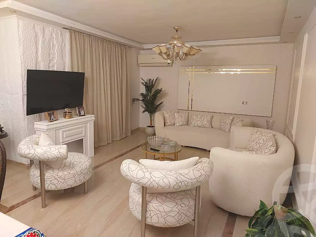 https://aqarmap.com.eg/en/listing/6896225-for-sale-cairo-el-sheikh-zayed-city-compounds-el-khamayel