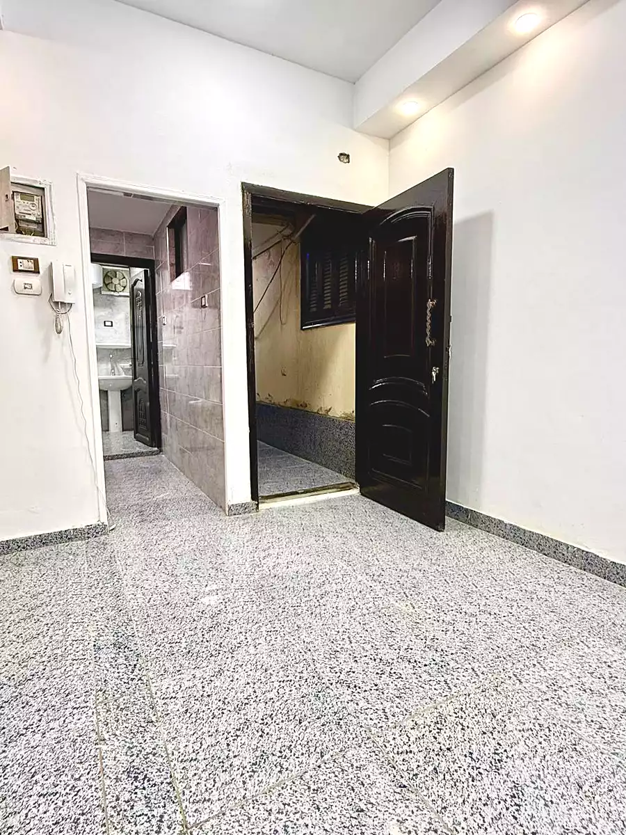 https://aqarmap.com.eg/ar/listing/6896651-for-rent-cairo-new-cairo-el-yassamin-el-yasmeen-3-mohamed-rahim-st