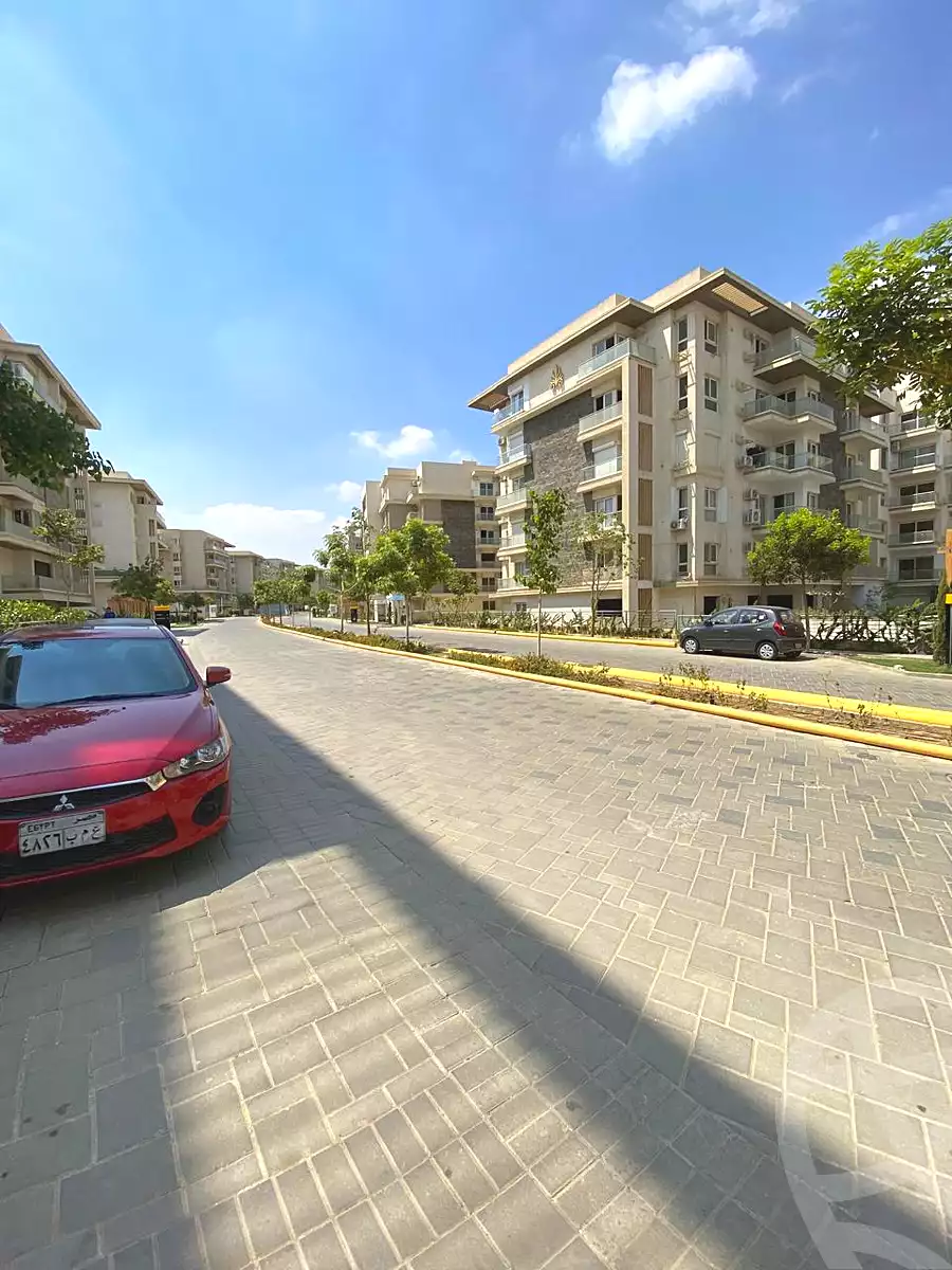 https://aqarmap.com.eg/ar/listing/6896800-for-sale-cairo-new-cairo-compounds-mwntn-fyw-y-syty-club-park-mountain-view-icity
