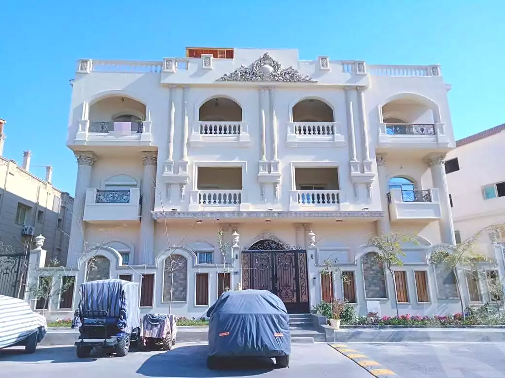 https://aqarmap.com.eg/ar/listing/6897443-for-sale-cairo-new-cairo-gharb-el-golf-alaa-elsaadany-st
