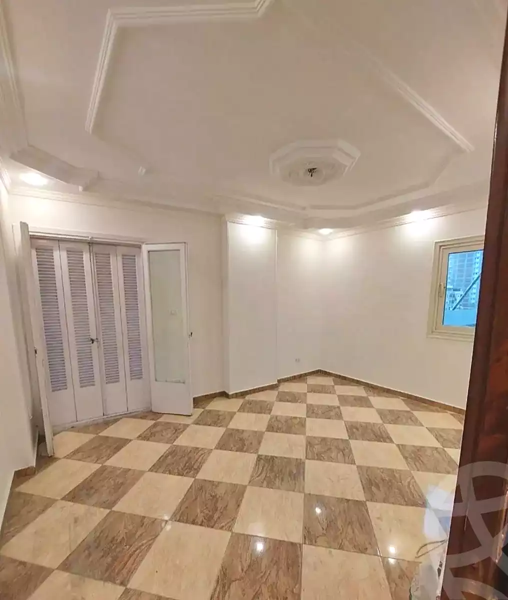 https://aqarmap.com.eg/ar/listing/6897598-for-sale-alexandria-el-asafra-l-sfr-bhry