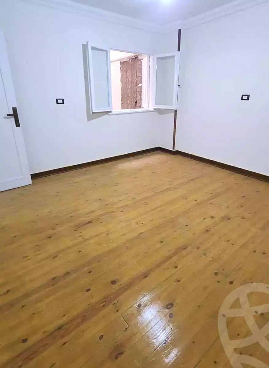 https://aqarmap.com.eg/ar/listing/6897607-for-sale-alexandria-el-asafra-l-sfr-bhry