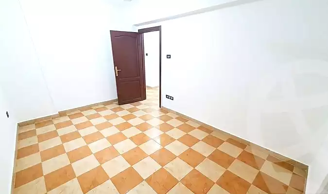 https://aqarmap.com.eg/ar/listing/6900615-for-sale-alexandria-sydy-bshr-sydy-bshr-bhry-ali-hipa-st