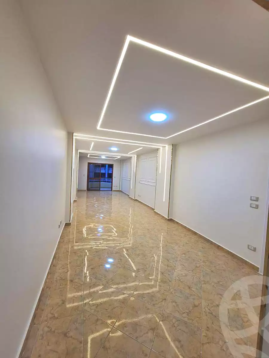 https://aqarmap.com.eg/ar/listing/6900871-for-sale-alexandria-sydy-bshr-sydy-bshr-bhry-shr-mhmwd-l-yswy