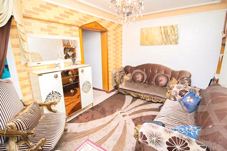 https://aqarmap.com.eg/ar/listing/6902341-for-sale-alexandria-glim-al-azaa-st