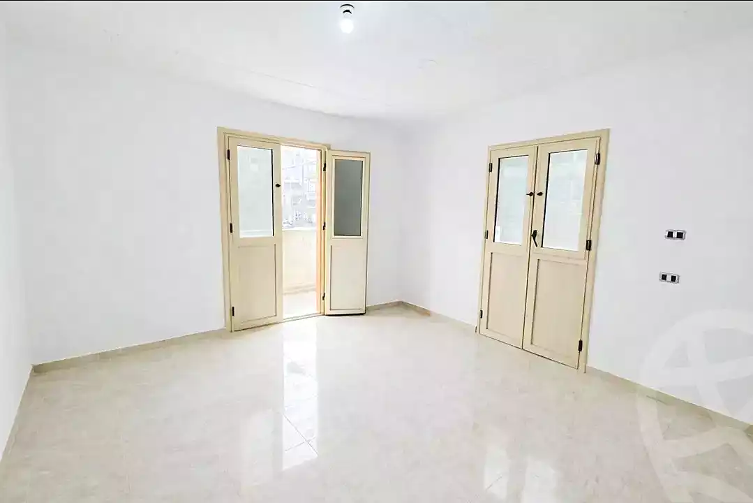 https://aqarmap.com.eg/ar/listing/6902740-for-sale-alexandria-sydy-bshr-sydy-bshr-bhry-shr-mhmwd-l-yswy