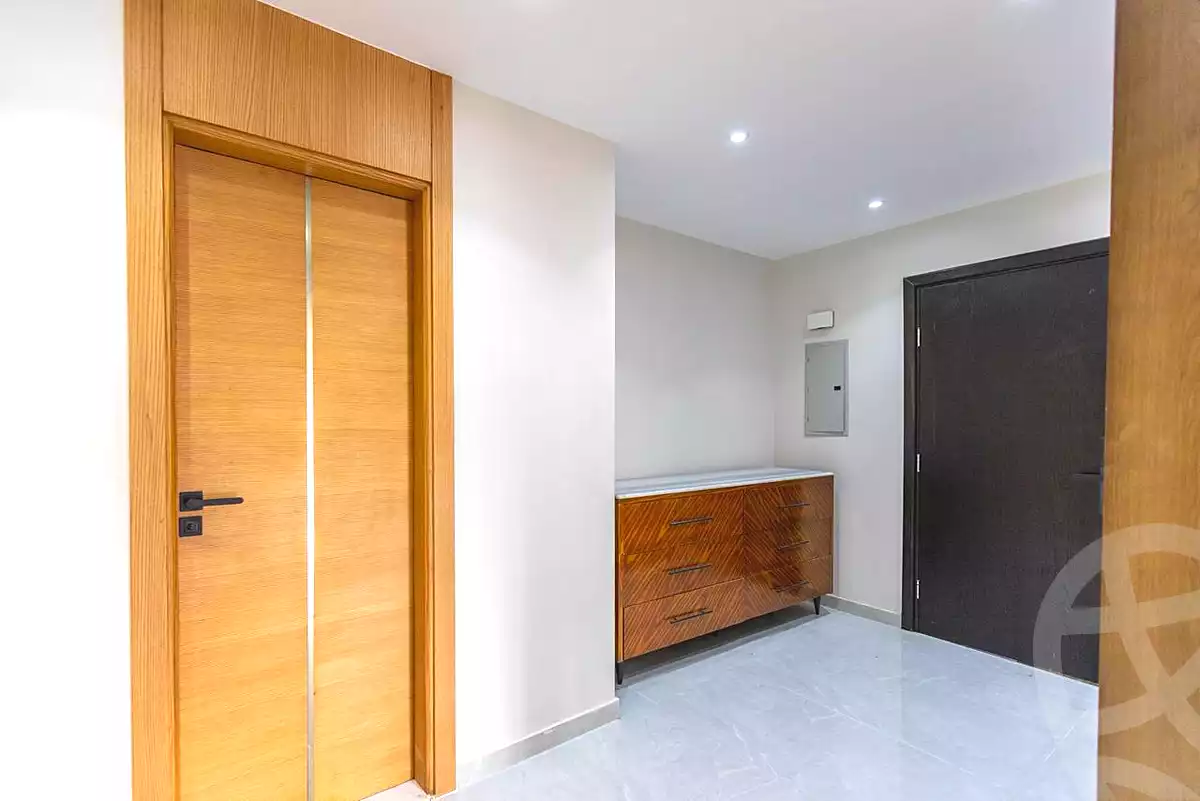 https://aqarmap.com.eg/ar/listing/6903380-for-rent-cairo-new-cairo-compounds-hyde-park