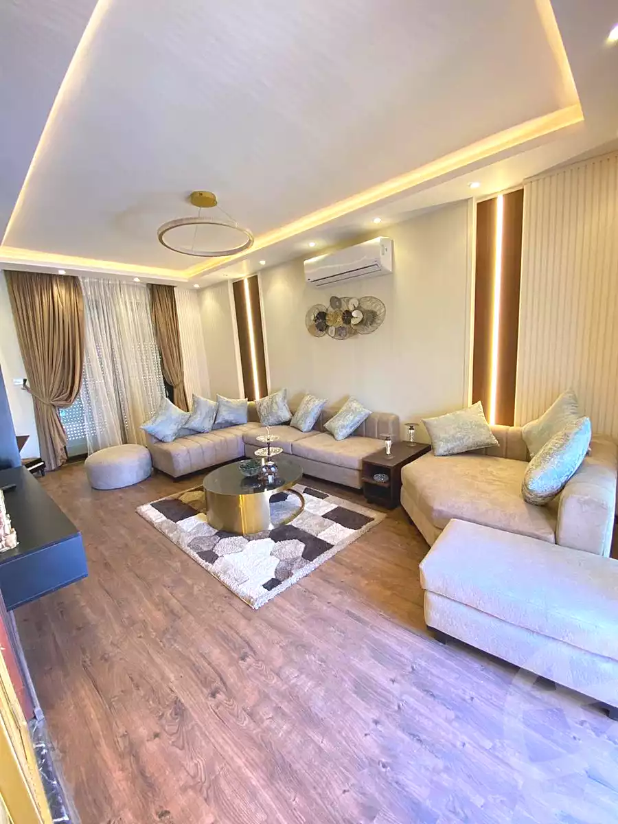 https://aqarmap.com.eg/ar/listing/6904238-for-sale-cairo-new-cairo-compounds-villette-kmbwnd-sky-kwndwz-swdyk-villette