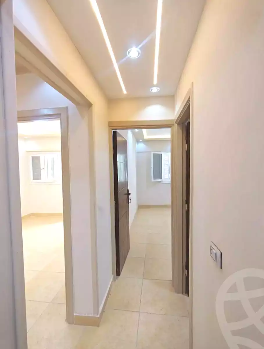 https://aqarmap.com.eg/ar/listing/6906897-for-sale-alexandria-al-agamy-bw-ywsf-hosni-mubarak-st