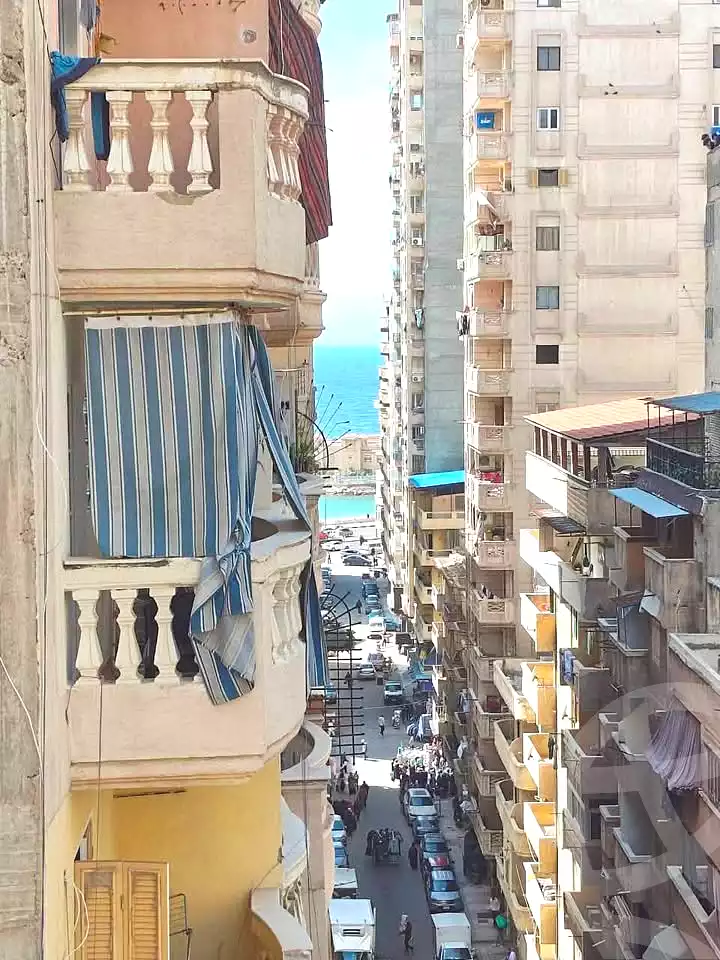 https://aqarmap.com.eg/ar/listing/6907414-for-sale-alexandria-sydy-bshr-sydy-bshr-bhry