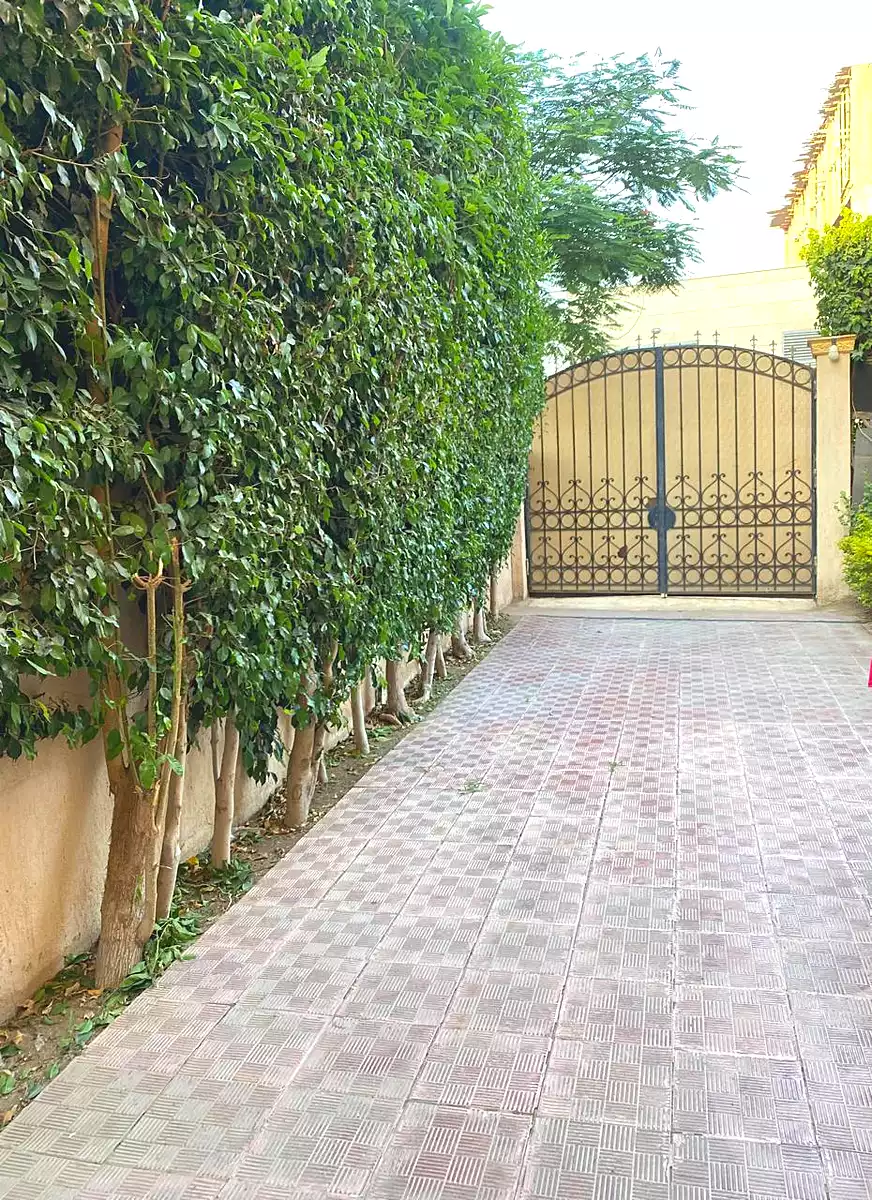 https://aqarmap.com.eg/ar/listing/6907986-for-sale-cairo-new-cairo-compounds-el-talaae