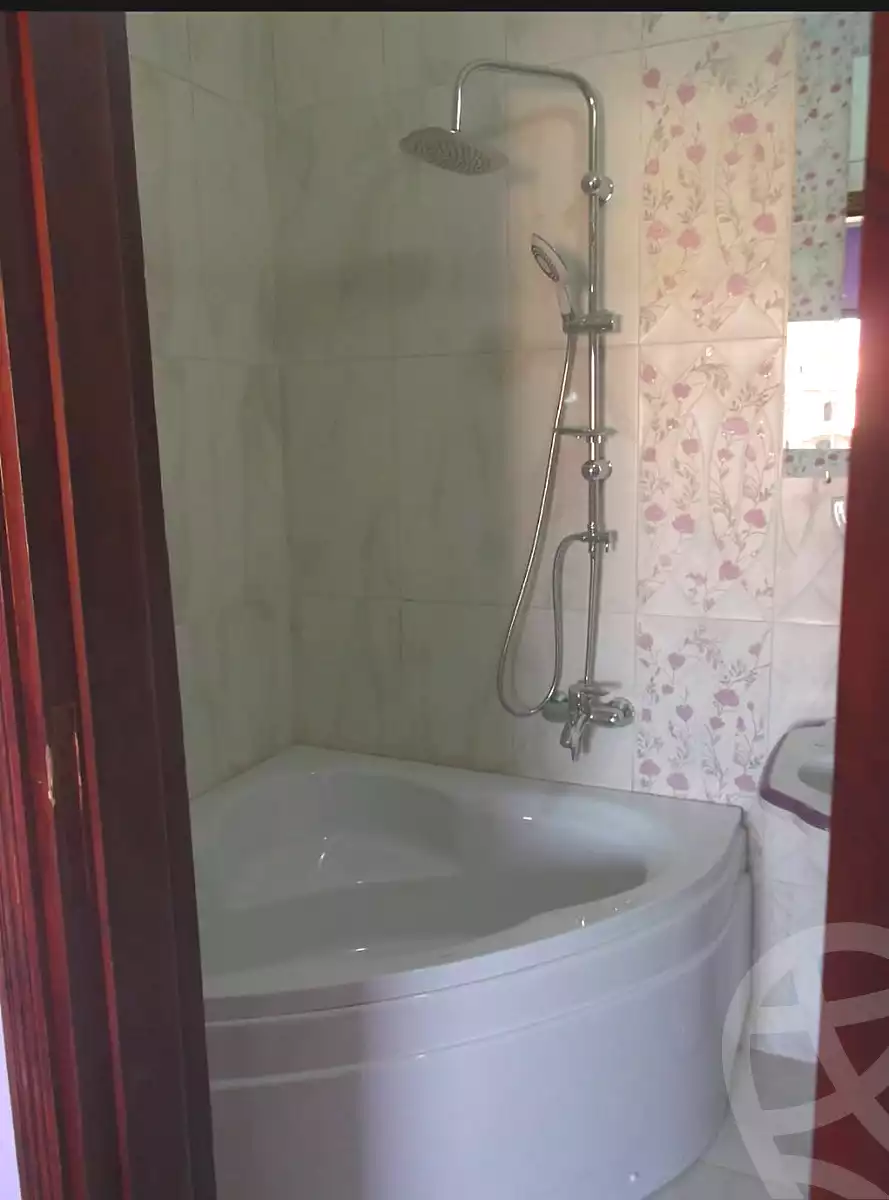 https://aqarmap.com.eg/en/listing/6908098-for-sale-cairo-el-sheikh-zayed-city-el-hay-elsabeaa-lbstn