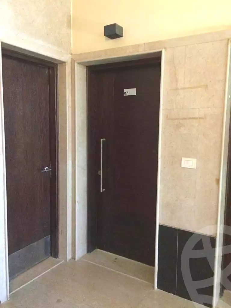 https://aqarmap.com.eg/en/listing/6908102-for-sale-cairo-el-sheikh-zayed-city-compounds-kmbwnd-wyst-twn-swdyk