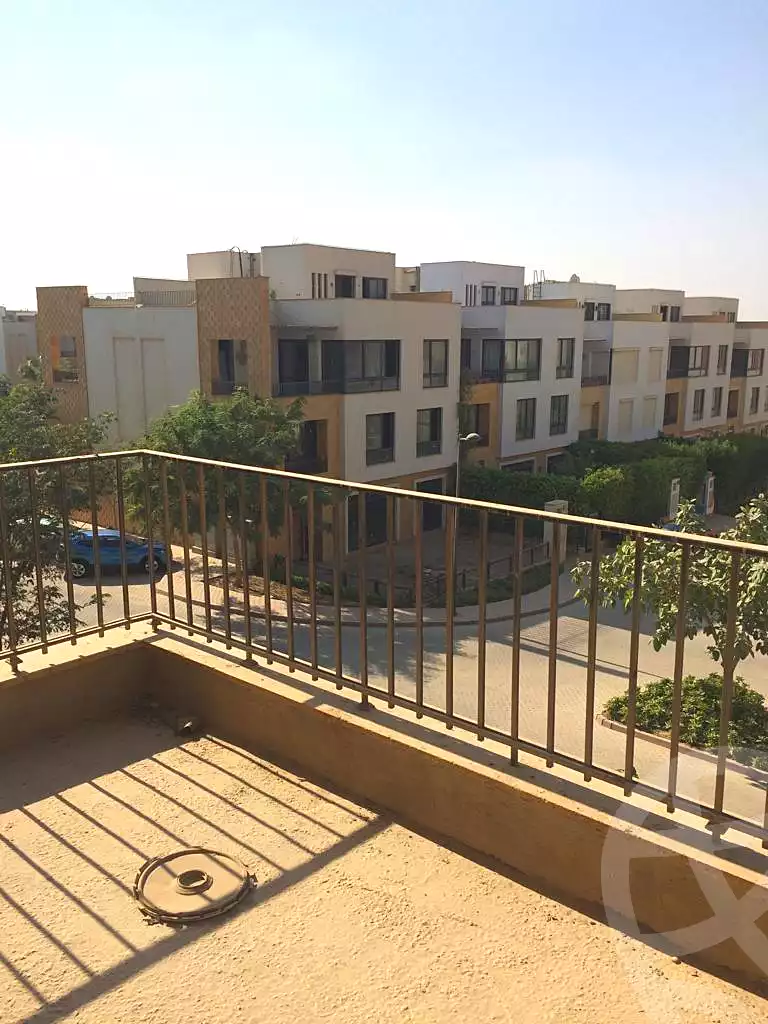 https://aqarmap.com.eg/en/listing/6908102-for-sale-cairo-el-sheikh-zayed-city-compounds-kmbwnd-wyst-twn-swdyk