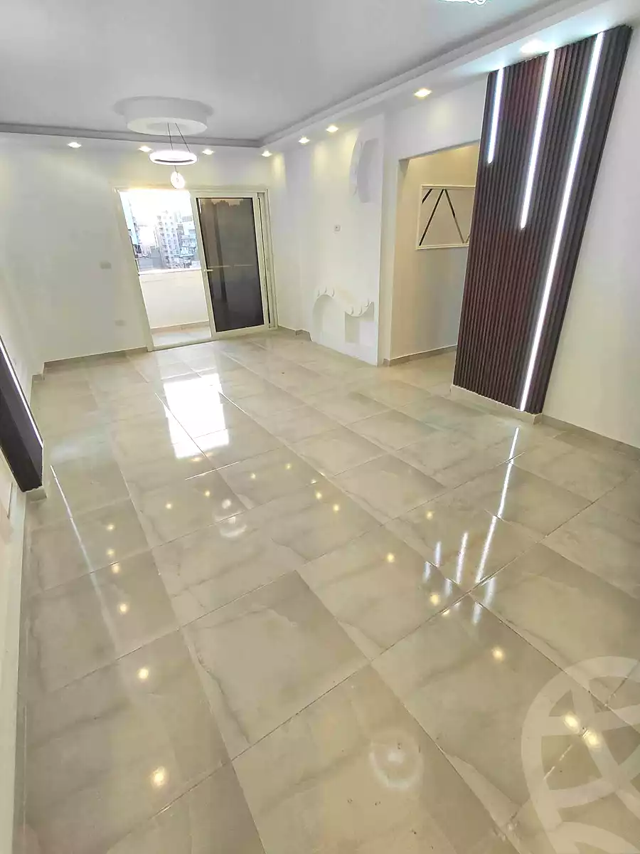 https://aqarmap.com.eg/ar/listing/6908884-for-sale-alexandria-miami-shr-jml-bd-lnsr