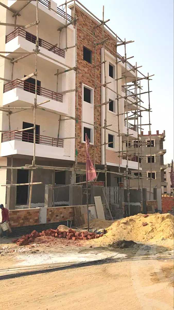 https://aqarmap.com.eg/ar/listing/6914778-for-sale-cairo-new-cairo-bait-el-watan-south-suez-road-el-hay-el-takmely