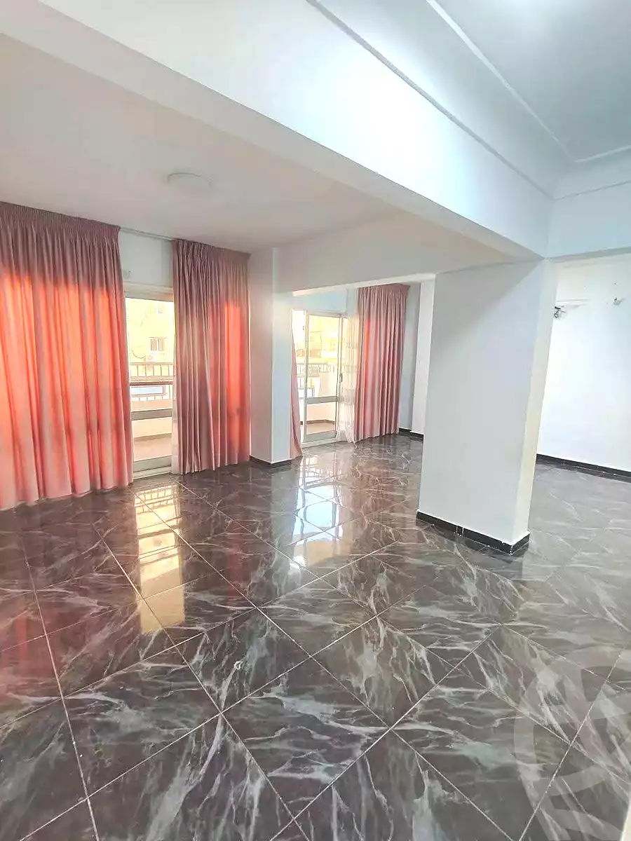 https://aqarmap.com.eg/ar/listing/6915866-for-sale-alexandria-sydy-bshr-sydy-bshr-bhry-shr-mhmwd-l-yswy