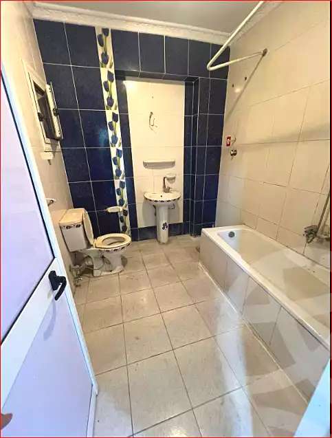 https://aqarmap.com.eg/ar/listing/6918094-for-sale-alexandria-sydy-bshr-sydy-bshr-bhry-ali-hipa-st