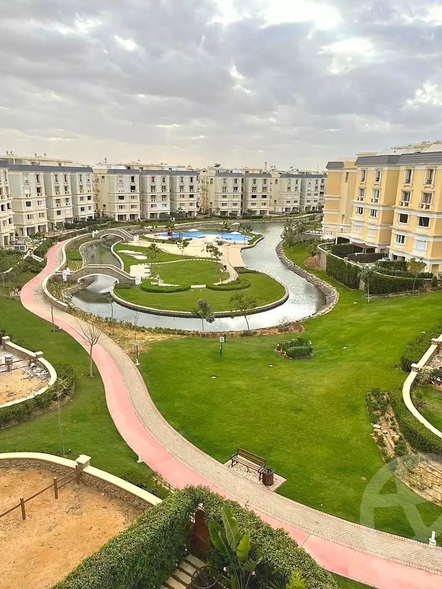 https://aqarmap.com.eg/en/listing/6920031-for-sale-cairo-new-cairo-compounds-mountain-view-hyde-park