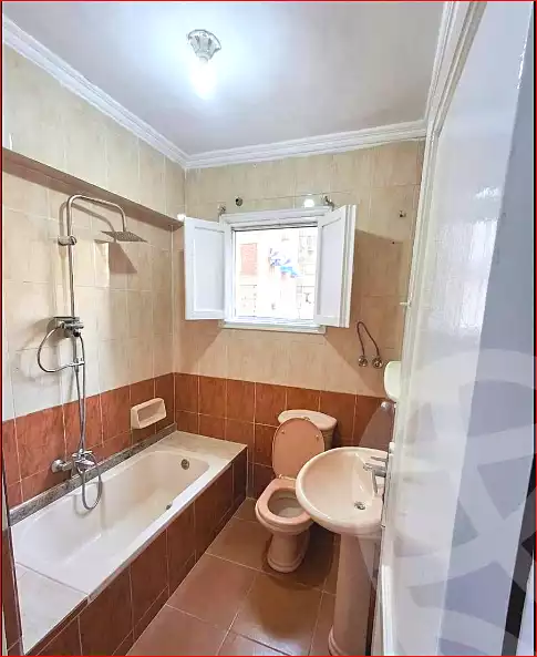 https://aqarmap.com.eg/ar/listing/6920948-for-sale-alexandria-sydy-bshr-sydy-bshr-bhry-ali-hipa-st