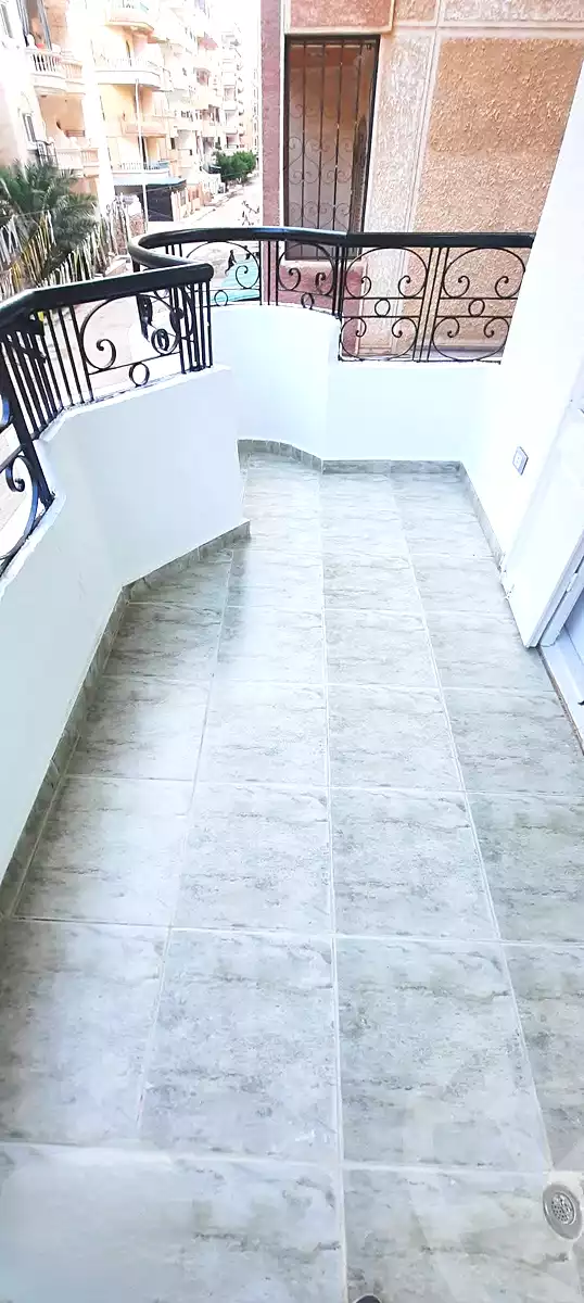 https://aqarmap.com.eg/ar/listing/6921381-for-sale-alexandria-al-agamy-shataa-el-nakheel-no-8-st