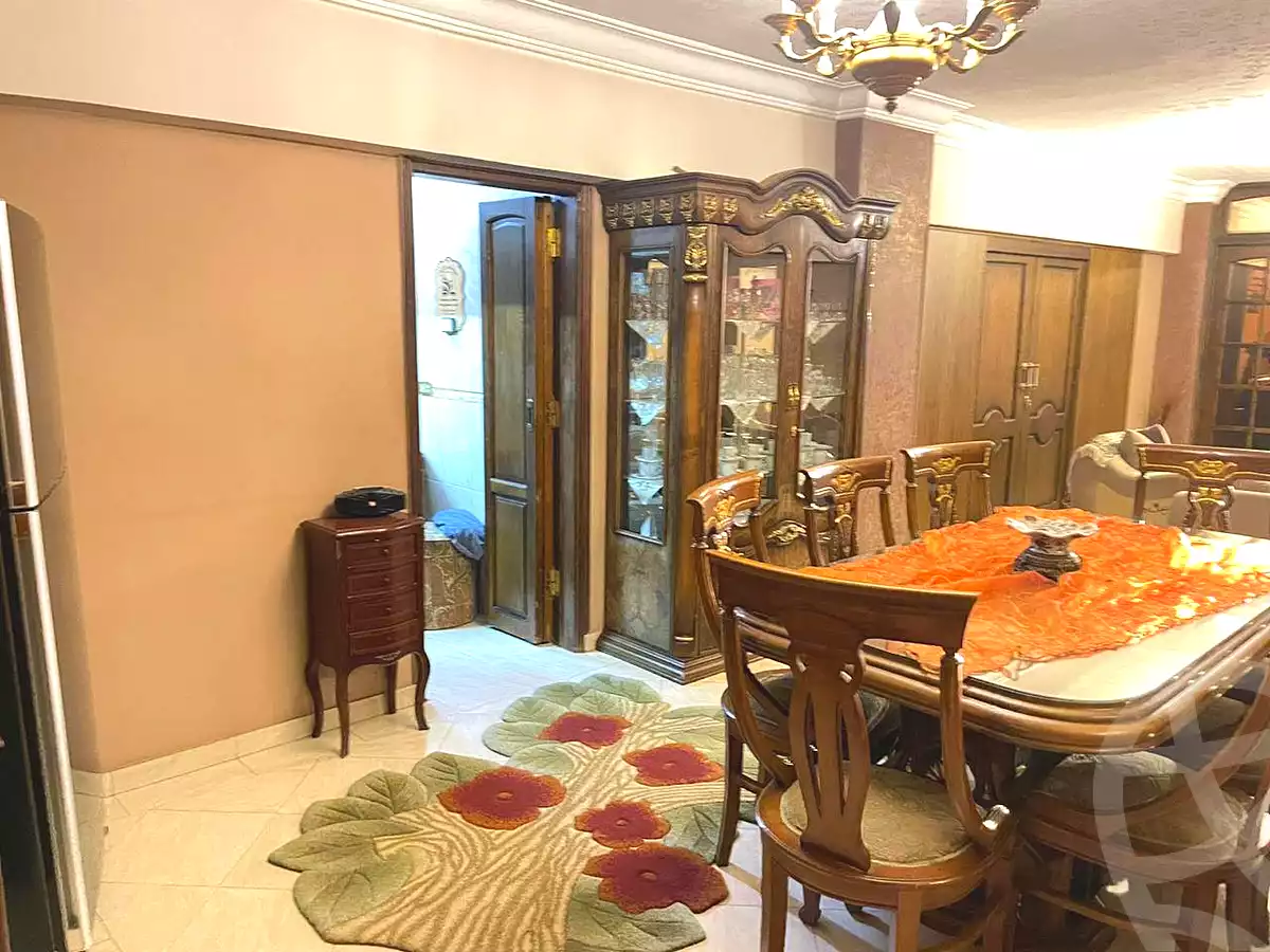 https://aqarmap.com.eg/ar/listing/6921871-for-sale-cairo-helwan-helwan-el-sharkeya-heidar-st