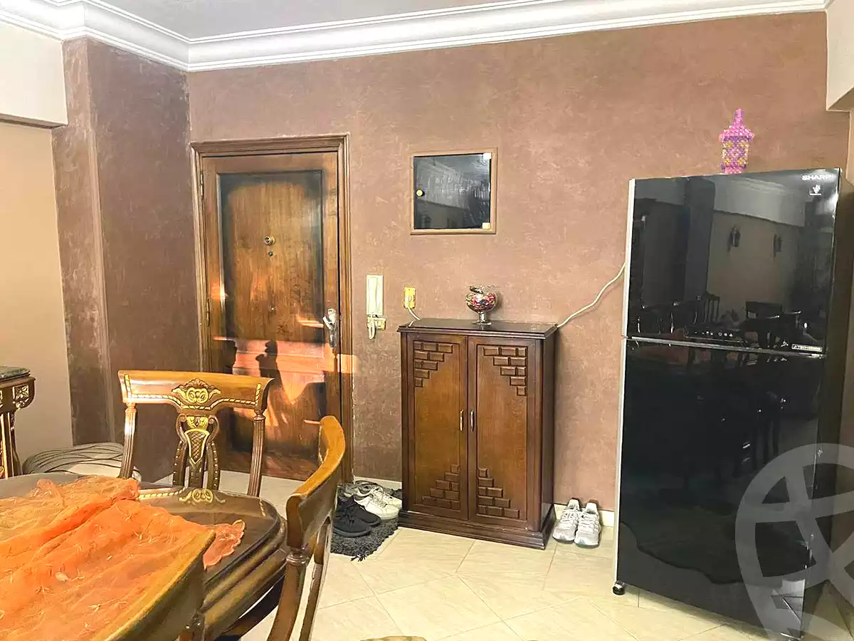 https://aqarmap.com.eg/ar/listing/6921871-for-sale-cairo-helwan-helwan-el-sharkeya-heidar-st