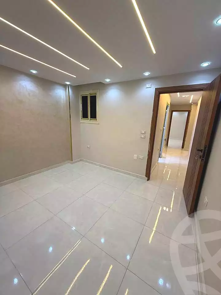 https://aqarmap.com.eg/ar/listing/6922783-for-sale-cairo-el-haram-el-lebeny-soltan-khattab-st