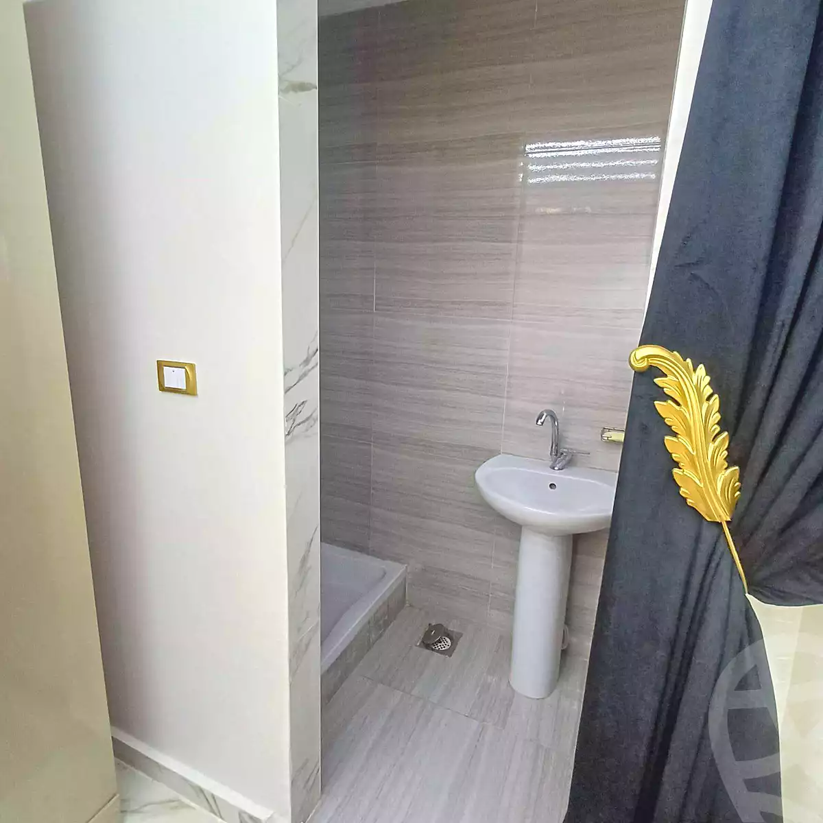 https://aqarmap.com.eg/ar/listing/6923917-for-sale-alexandria-bw-qyr-street-16