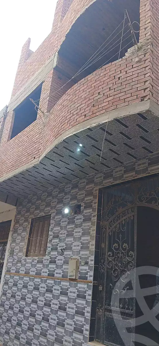 https://aqarmap.com.eg/ar/listing/6924137-for-sale-cairo-helwan-kwrnysh-hlwn