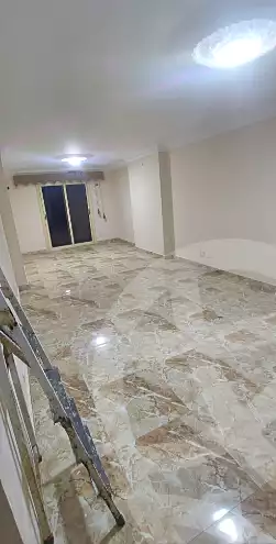 https://aqarmap.com.eg/ar/listing/6925233-for-rent-alexandria-el-montazah-compounds-in-el-montazah-royal-plaza-compound-al-halawany