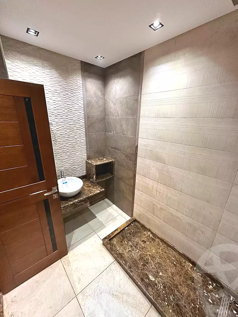 شقة بغرفتي نوم في سكاي كوندوز، صورة ٧ من ١١