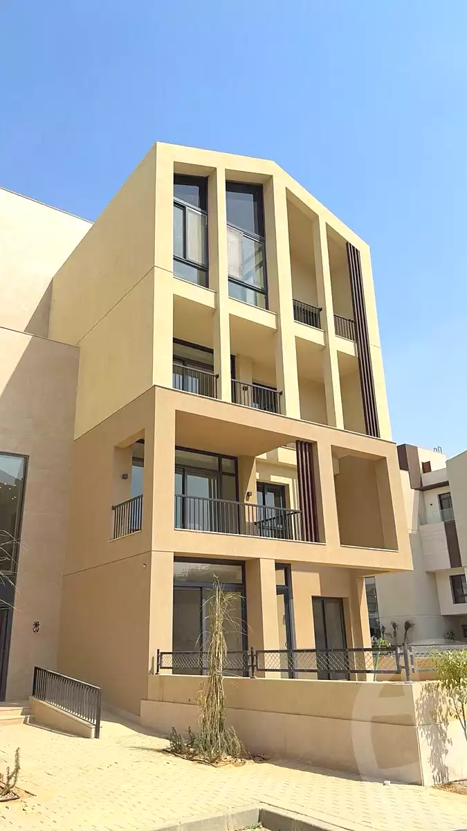 https://aqarmap.com.eg/ar/listing/6932254-for-sale-cairo-el-sheikh-zayed-city-lshykh-zyd-ljdyd-vye